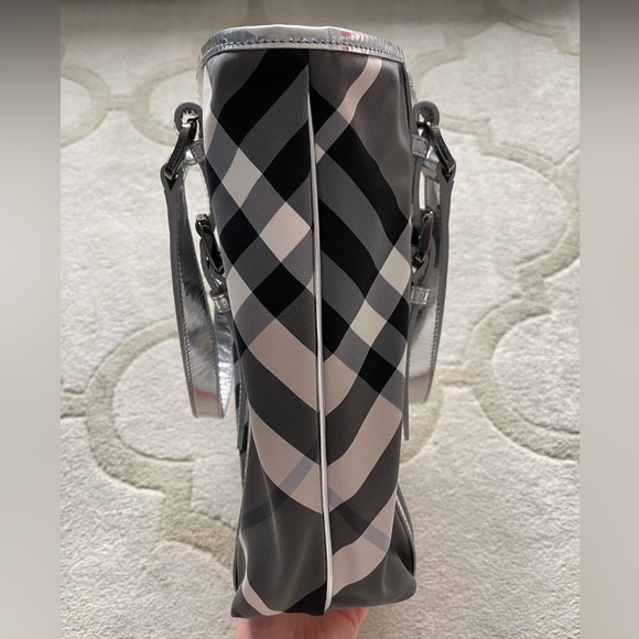 Neo Vintage Burberry Nova Check tote - Picture 8 of 12